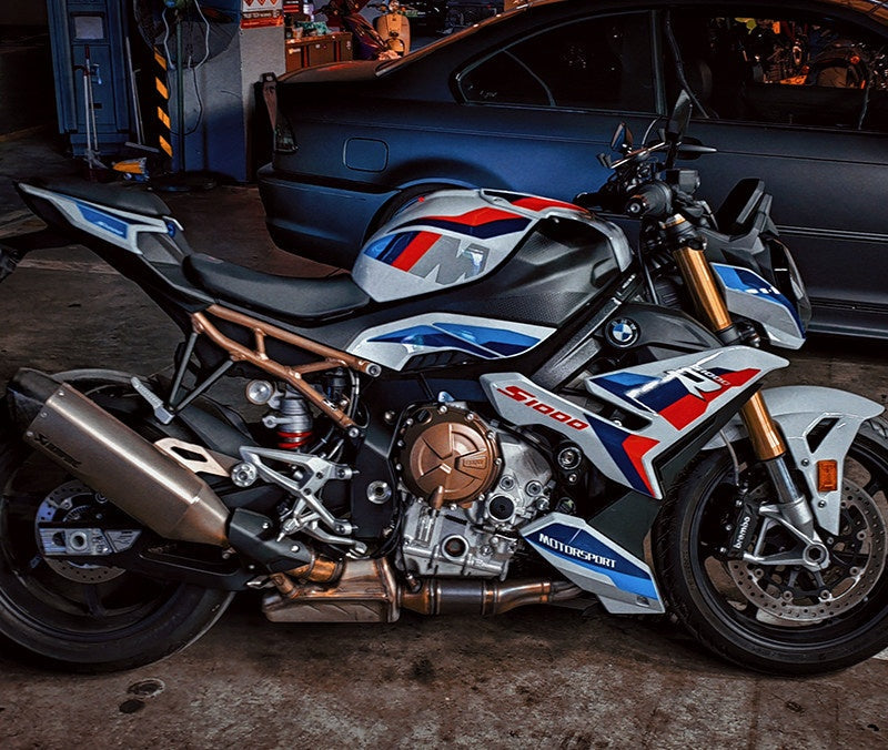 Transforming from Naked Bike to Superbike: How to Make Your BMW S1000R Scream S1000RR Style with Full Body Decals!