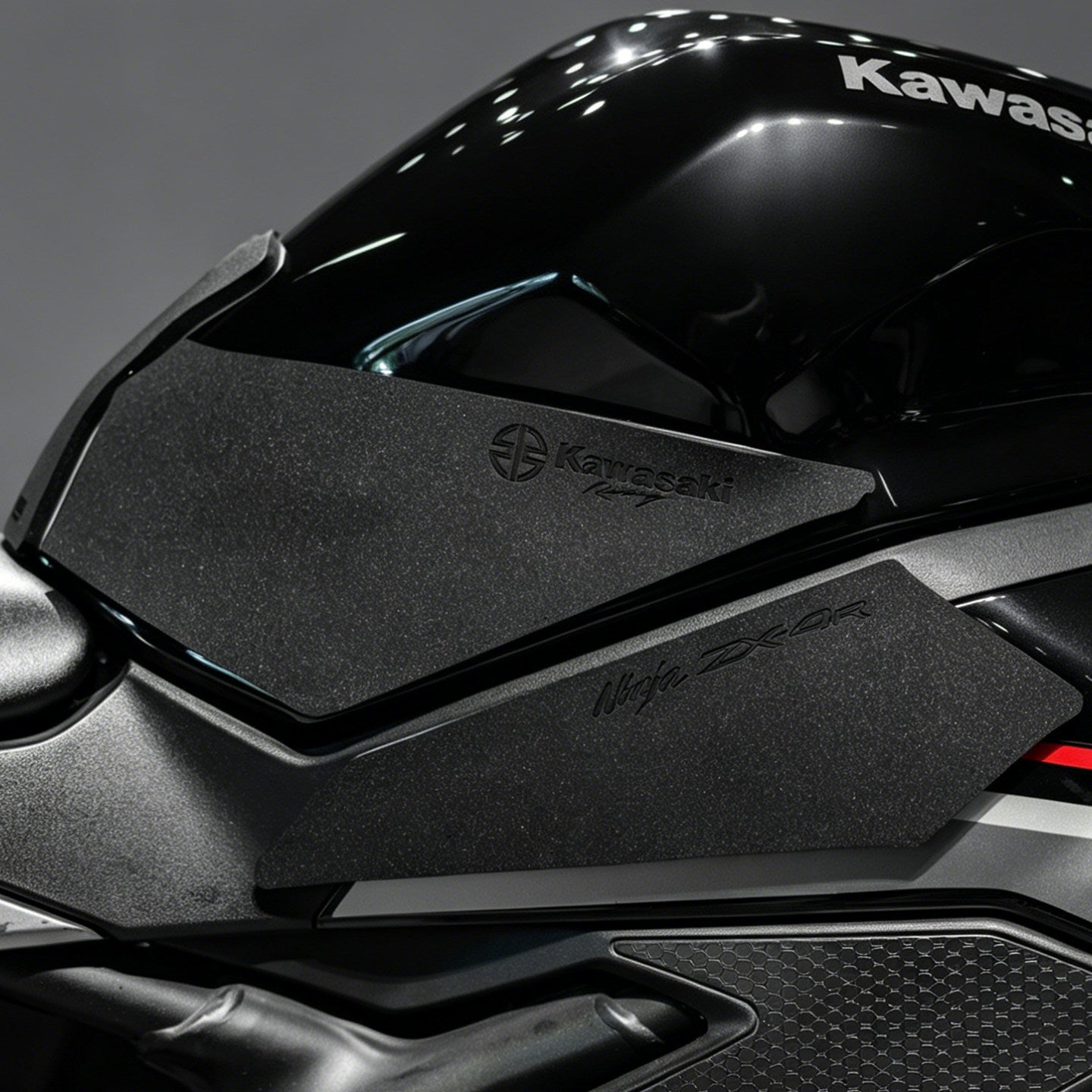 Kawasaki ZX-4R High-Performance Tank Grip Pads Thickened Anti-Slip Protection Decals Motorcycle Accessories
